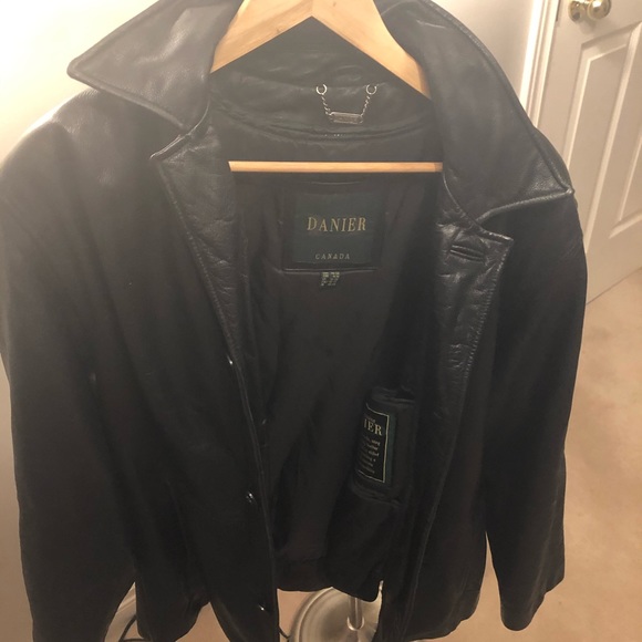 Danier Other - 💜 Mint Danier leather Winter MensJacket SZ 36-38